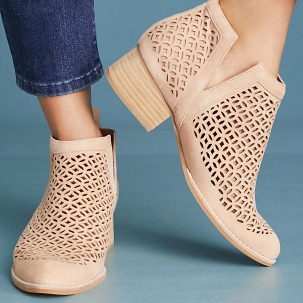 Jeffrey Campbell - Cream Openโ Weave Tagloni Booties